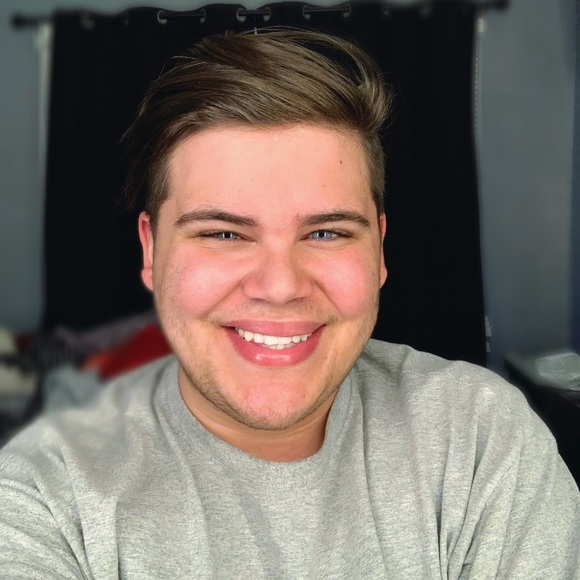 Meet your Posher, Andrew - Picture 1 of 1